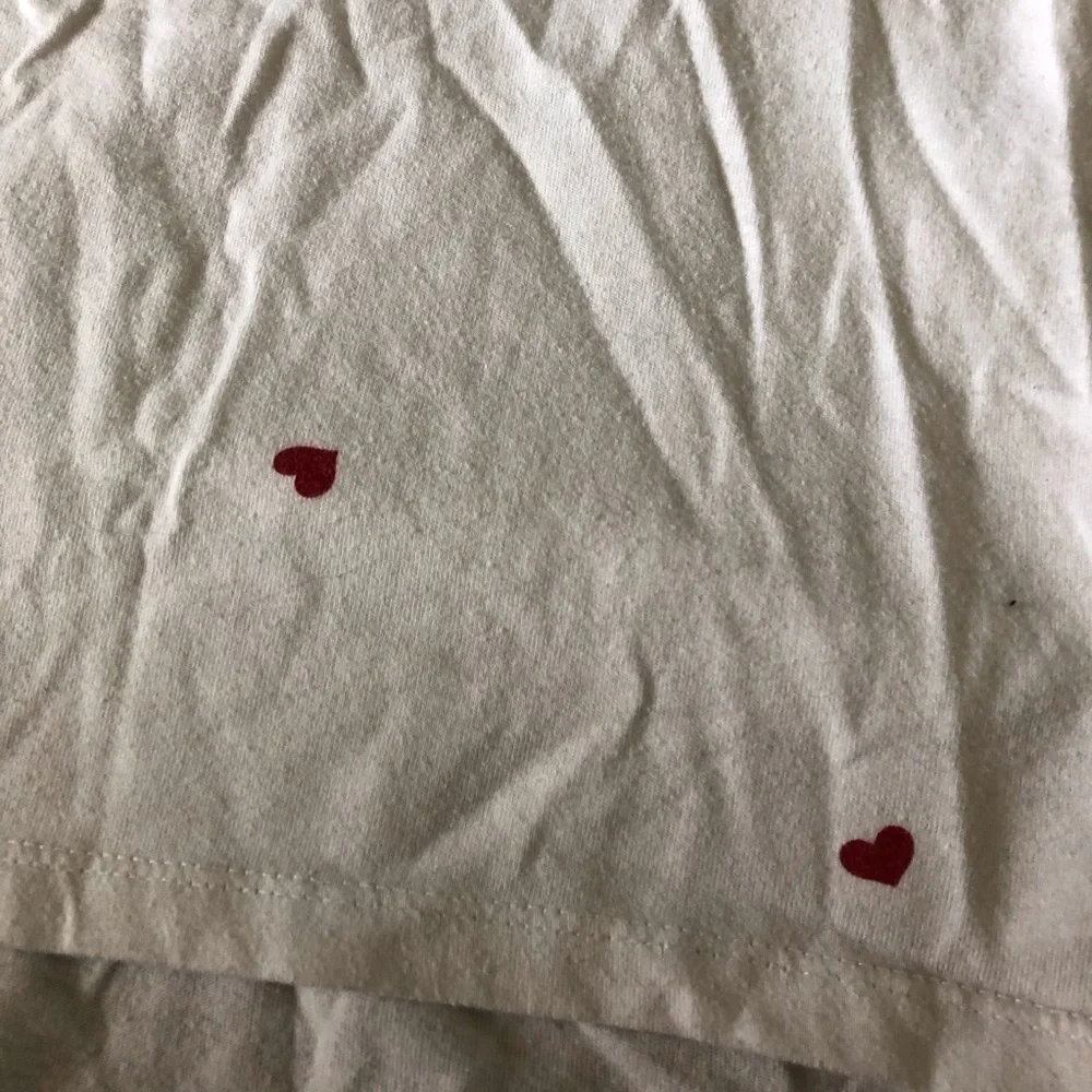 Old Navy white heart print long sleeve softest tee in size S (6-7)